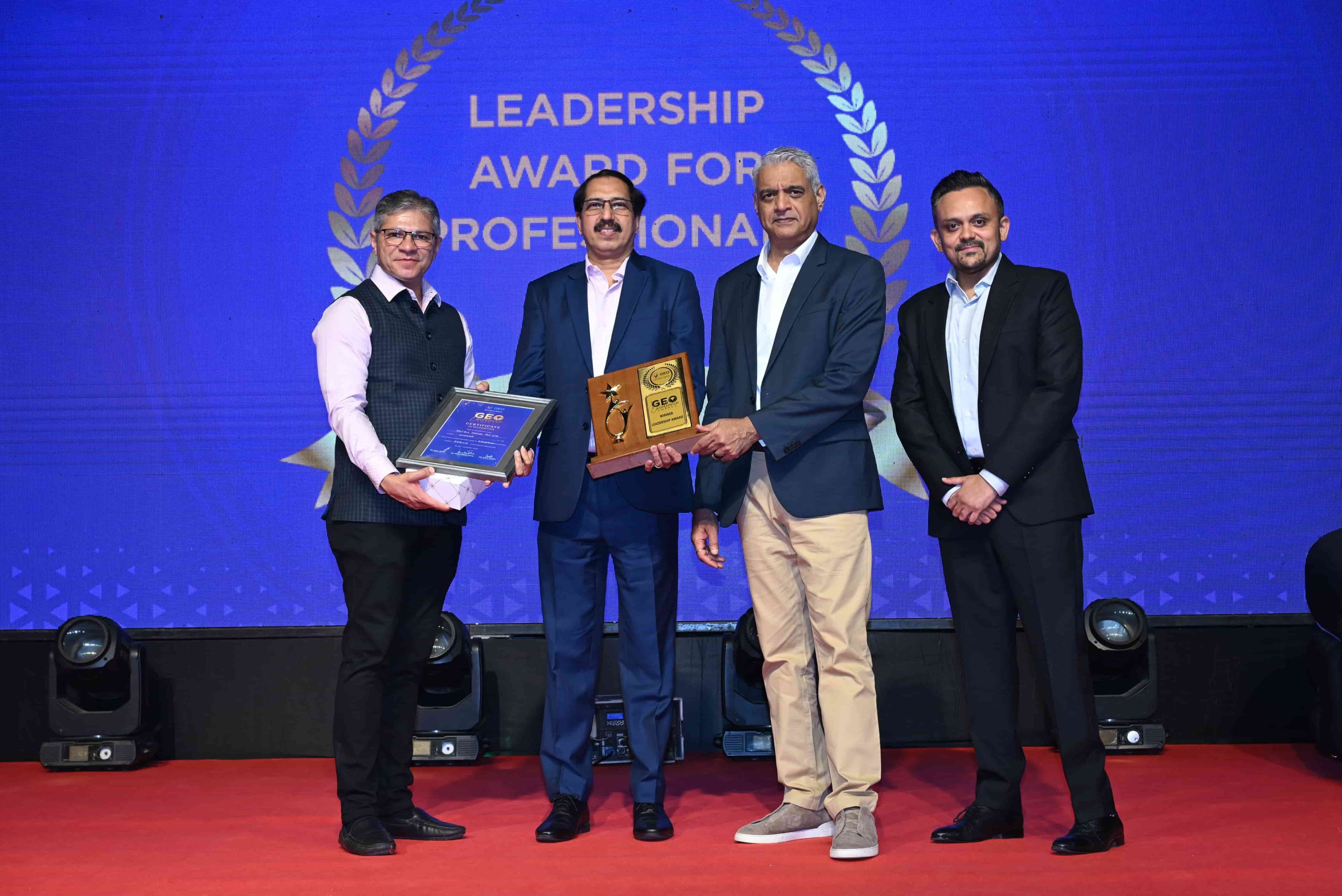 Sumer Mehra, Vice President, Product Engineering, Matrix Comsec (L), receiving the GEO Leadership Award for professionals 2026